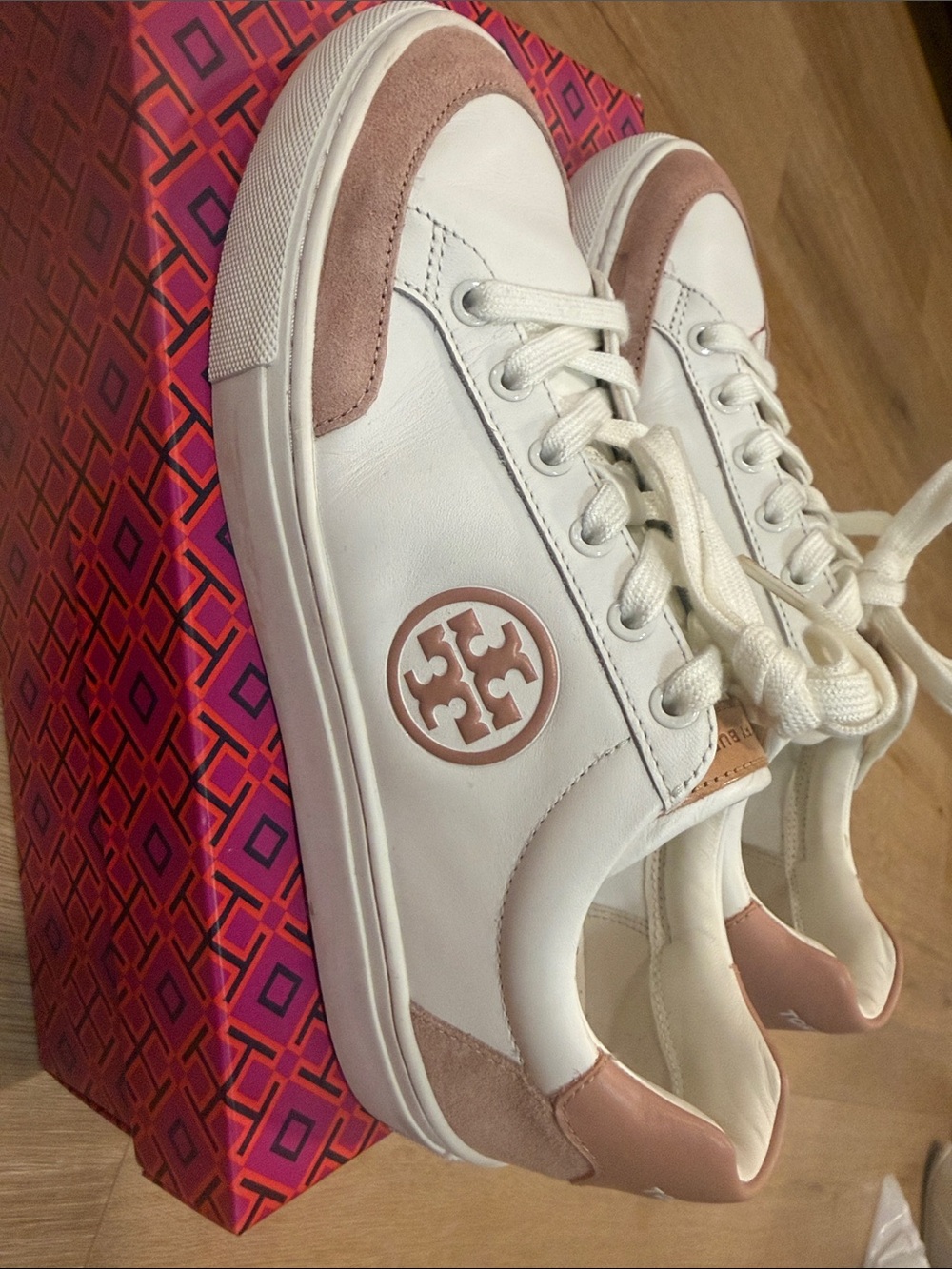 Tory Burch colorblock Bari Nappa Pink White Sneaker - Picture 2 of 9